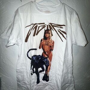 Victoria Monèt Jaguar tour tee sz Li